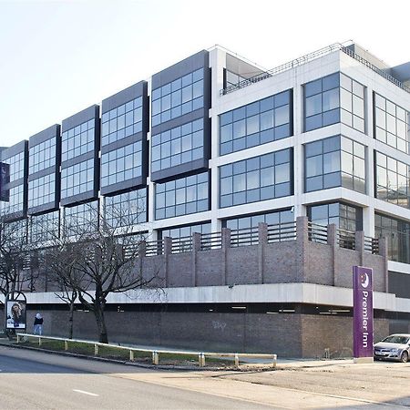 Premier Inn London Chiswick Екстер'єр фото